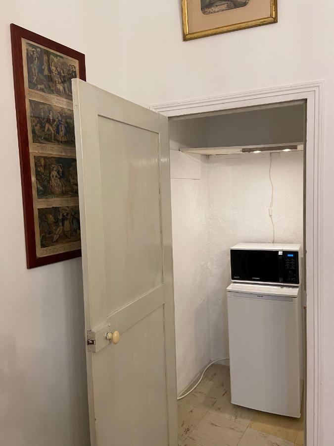 Maison 1823 - Suites De Charme A Garons Habitación foto